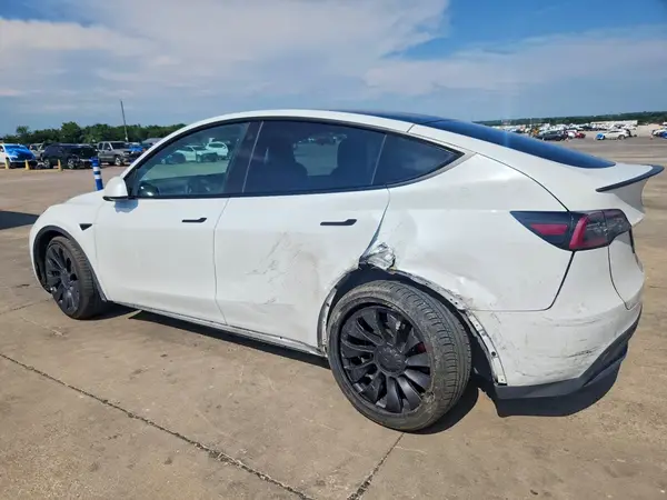 7SAYGDEF5NF552771 2022 TESLA MODEL Y - Image 2