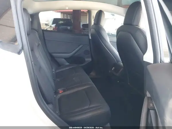 7SAYGDEF5NF554715 2022 TESLA MODEL Y - Image 8