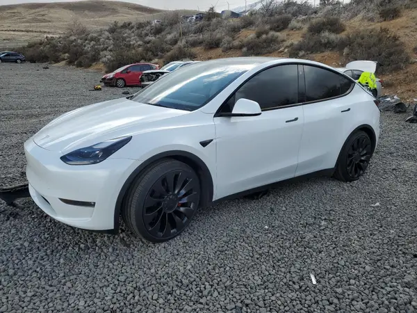 7SAYGDEF5NF569179 2022 TESLA MODEL Y - Image 1