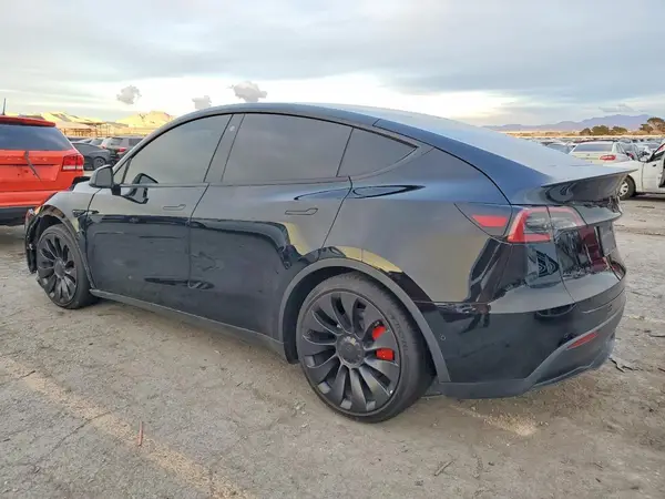7SAYGDEF5NF572826 2022 TESLA MODEL Y - Image 2