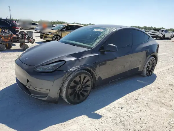 7SAYGDEF5NF574382 2022 TESLA MODEL Y - Image 1