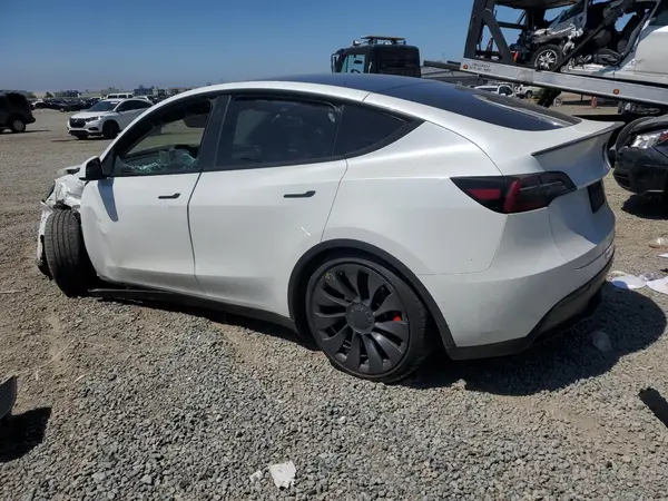 7SAYGDEF5PF593761 2023 TESLA MODEL Y - Image 2