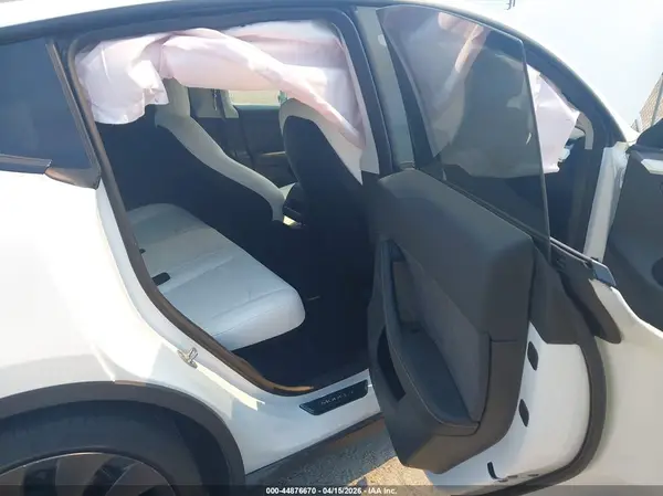 7SAYGDEF5PF594439 2023 TESLA MODEL Y - Image 8