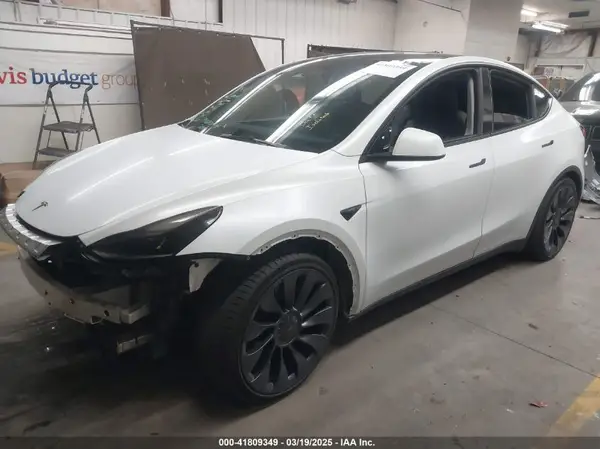 7SAYGDEF5PF665560 2023 TESLA MODEL Y - Image 2