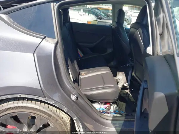 7SAYGDEF5PF668944 2023 TESLA MODEL Y - Image 8