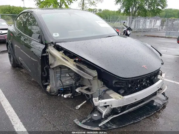 7SAYGDEF5PF689762 2023 TESLA MODEL Y - Image 1