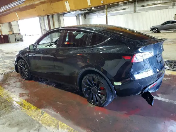 7SAYGDEF5PF699577 2023 TESLA MODEL Y - Image 2