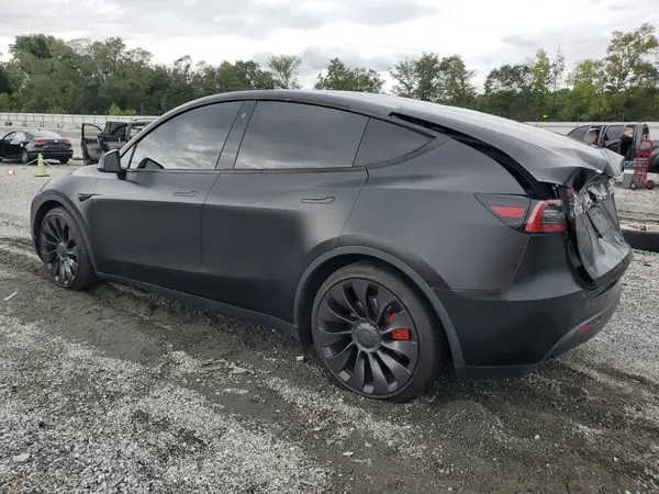 7SAYGDEF5PF705233 2023 TESLA MODEL Y - Image 2