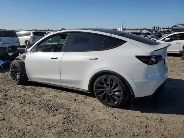 7SAYGDEF5PF712909 2023 TESLA MODEL Y - Image 2