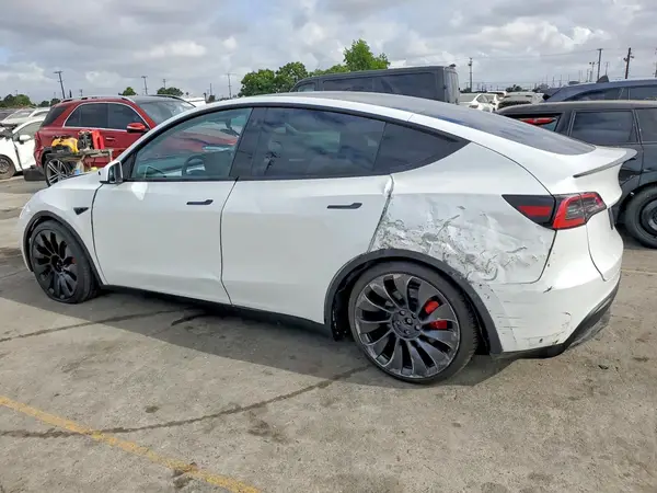 7SAYGDEF5PF738880 2023 TESLA MODEL Y - Image 2