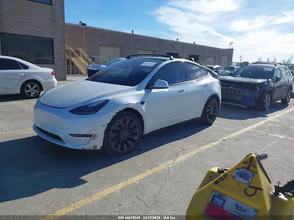 7SAYGDEF5PF738944 2023 TESLA MODEL Y - Image 2