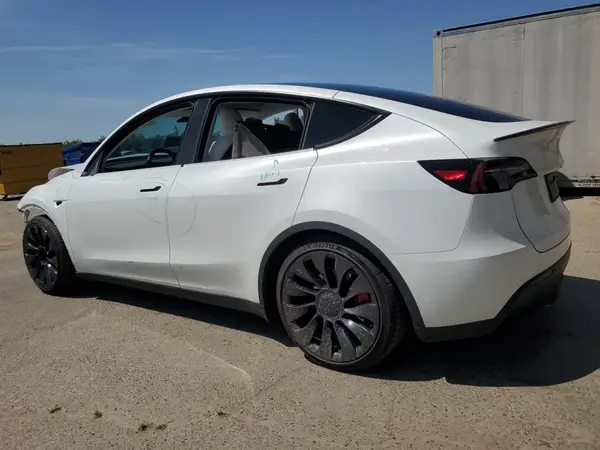 7SAYGDEF5PF744839 2023 TESLA MODEL Y - Image 2