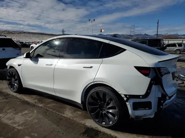 7SAYGDEF5PF763021 2023 TESLA MODEL Y - Image 2