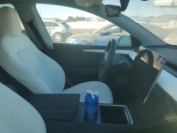 7SAYGDEF5PF773029 2023 TESLA MODEL Y - Image 8