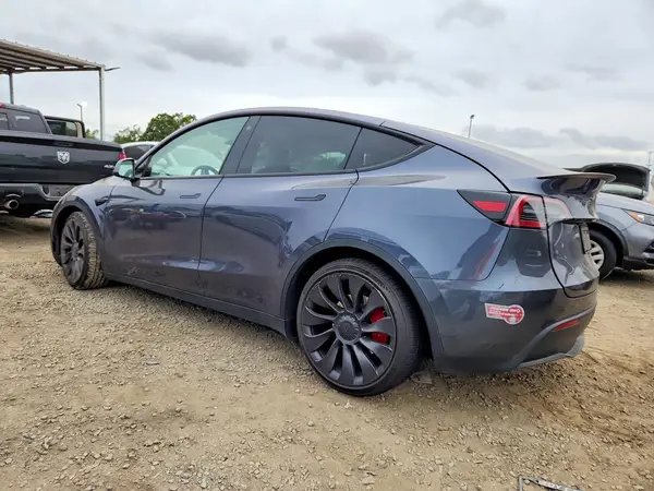 7SAYGDEF5PF775296 2023 TESLA MODEL Y - Image 2