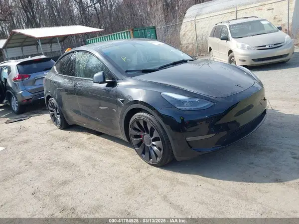7SAYGDEF5PF795483 2023 TESLA MODEL Y - Image 1