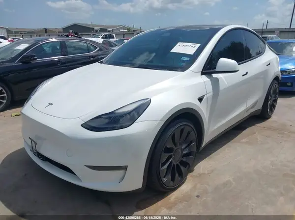 7SAYGDEF5PF806868 2023 TESLA MODEL Y - Image 2