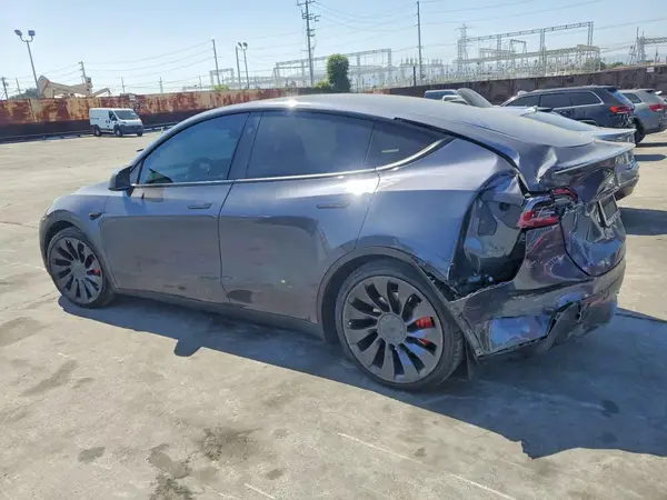 7SAYGDEF5PF826859 2023 TESLA MODEL Y - Image 2