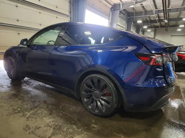 7SAYGDEF5PF827347 2023 TESLA MODEL Y - Image 2