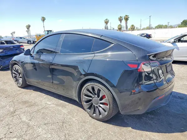 7SAYGDEF5PF828806 2023 TESLA MODEL Y - Image 2