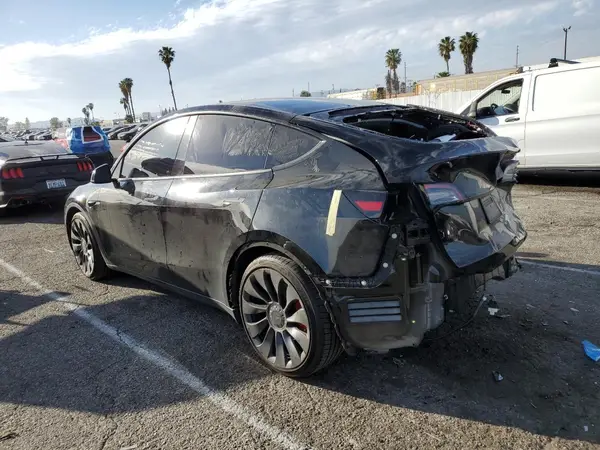 7SAYGDEF5PF844083 2023 TESLA MODEL Y - Image 2
