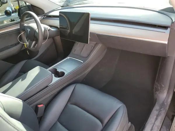 7SAYGDEF5PF844083 2023 TESLA MODEL Y - Image 8