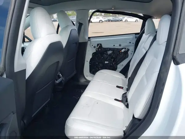 7SAYGDEF5PF850093 2023 TESLA MODEL Y - Image 8