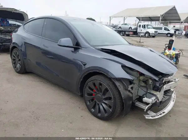 7SAYGDEF5PF863538 2023 TESLA MODEL Y - Image 1