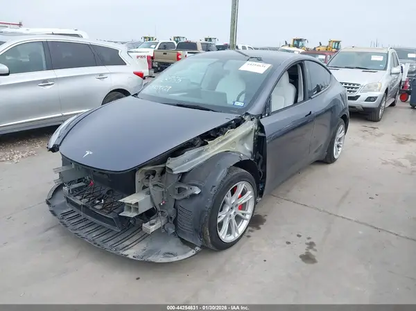 7SAYGDEF5PF863555 2023 TESLA MODEL Y - Image 2