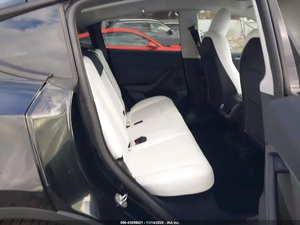 7SAYGDEF5PF876175 2023 TESLA MODEL Y - Image 8
