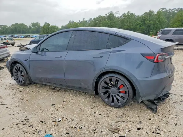 7SAYGDEF5PF881828 2023 TESLA MODEL Y - Image 2