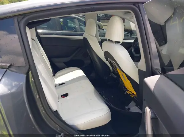 7SAYGDEF5PF890934 2023 TESLA MODEL Y - Image 8