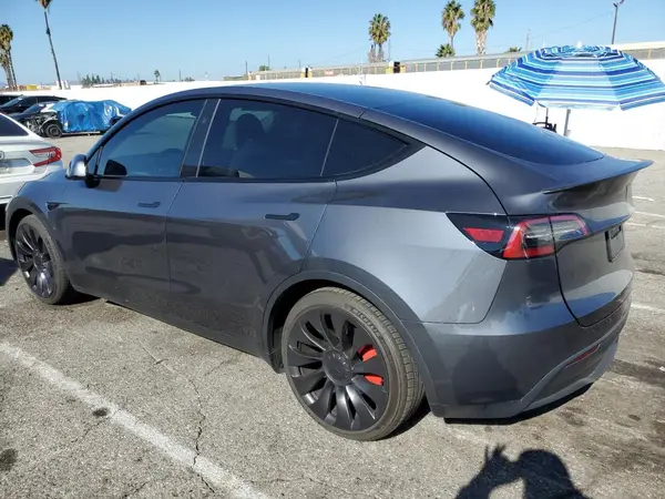 7SAYGDEF5PF913354 2023 TESLA MODEL Y - Image 2