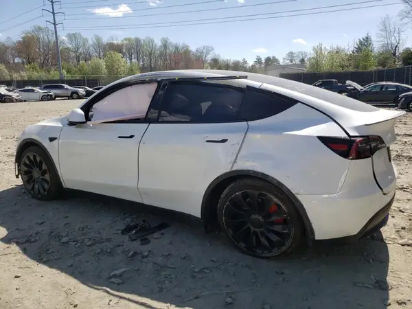 7SAYGDEF5PF916027 2023 TESLA MODEL Y - Image 2