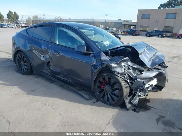 7SAYGDEF5PF917338 2023 TESLA MODEL Y - Image 1