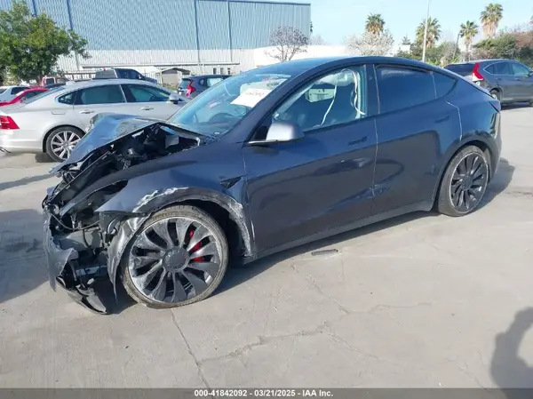 7SAYGDEF5PF917338 2023 TESLA MODEL Y - Image 2