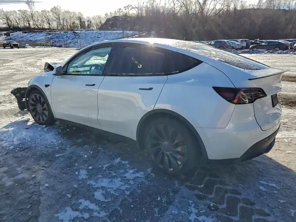 7SAYGDEF5PF924189 2023 TESLA MODEL Y - Image 2