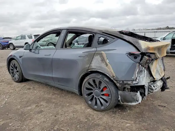 7SAYGDEF5PF936861 2023 TESLA MODEL Y - Image 2
