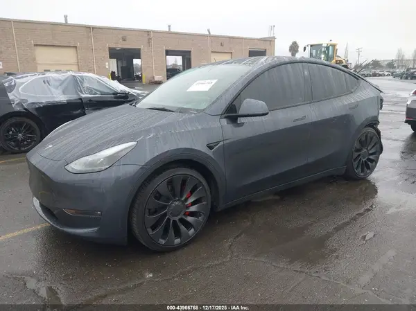 7SAYGDEF5PF947682 2023 TESLA MODEL Y - Image 2