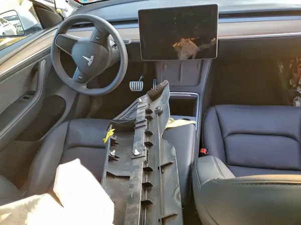 7SAYGDEF5PF948220 2023 TESLA MODEL Y - Image 8