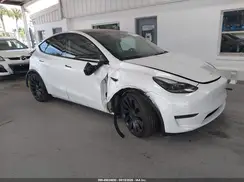 7SAYGDEF5RA266096 2024 TESLA MODEL Y