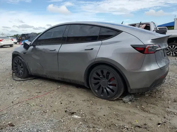 7SAYGDEF5RA282220 2024 TESLA MODEL Y - Image 2