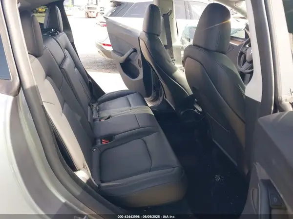 7SAYGDEF5RA294237 2024 TESLA MODEL Y - Image 8