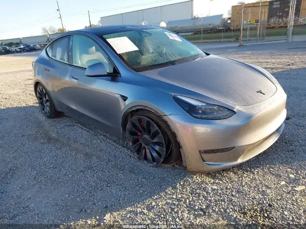 7SAYGDEF5RA312879 2024 TESLA MODEL Y - Image 1