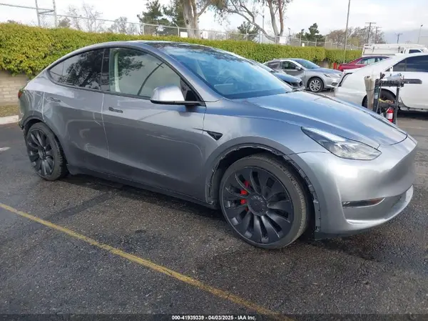 7SAYGDEF5RA322392 2024 TESLA MODEL Y - Image 1