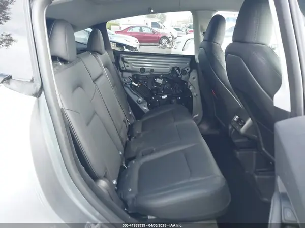 7SAYGDEF5RA322392 2024 TESLA MODEL Y - Image 8