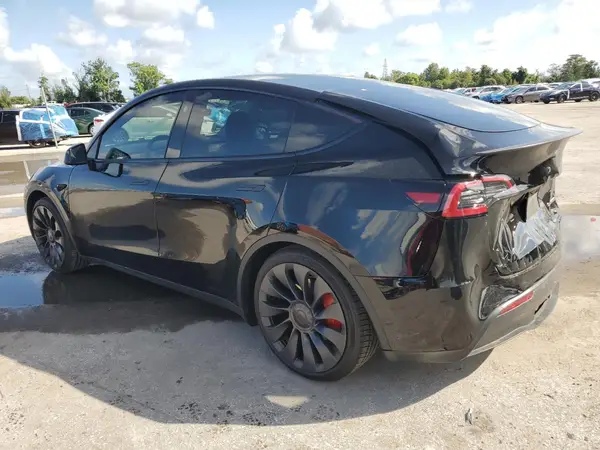 7SAYGDEF5RF036478 2024 TESLA MODEL Y - Image 2
