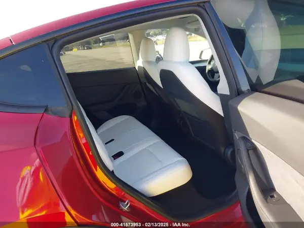7SAYGDEF5RF038831 2024 TESLA MODEL Y - Image 8