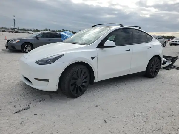 7SAYGDEF5RF048999 2024 TESLA MODEL Y - Image 1