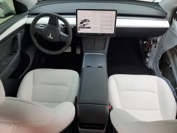 7SAYGDEF5RF048999 2024 TESLA MODEL Y - Image 8